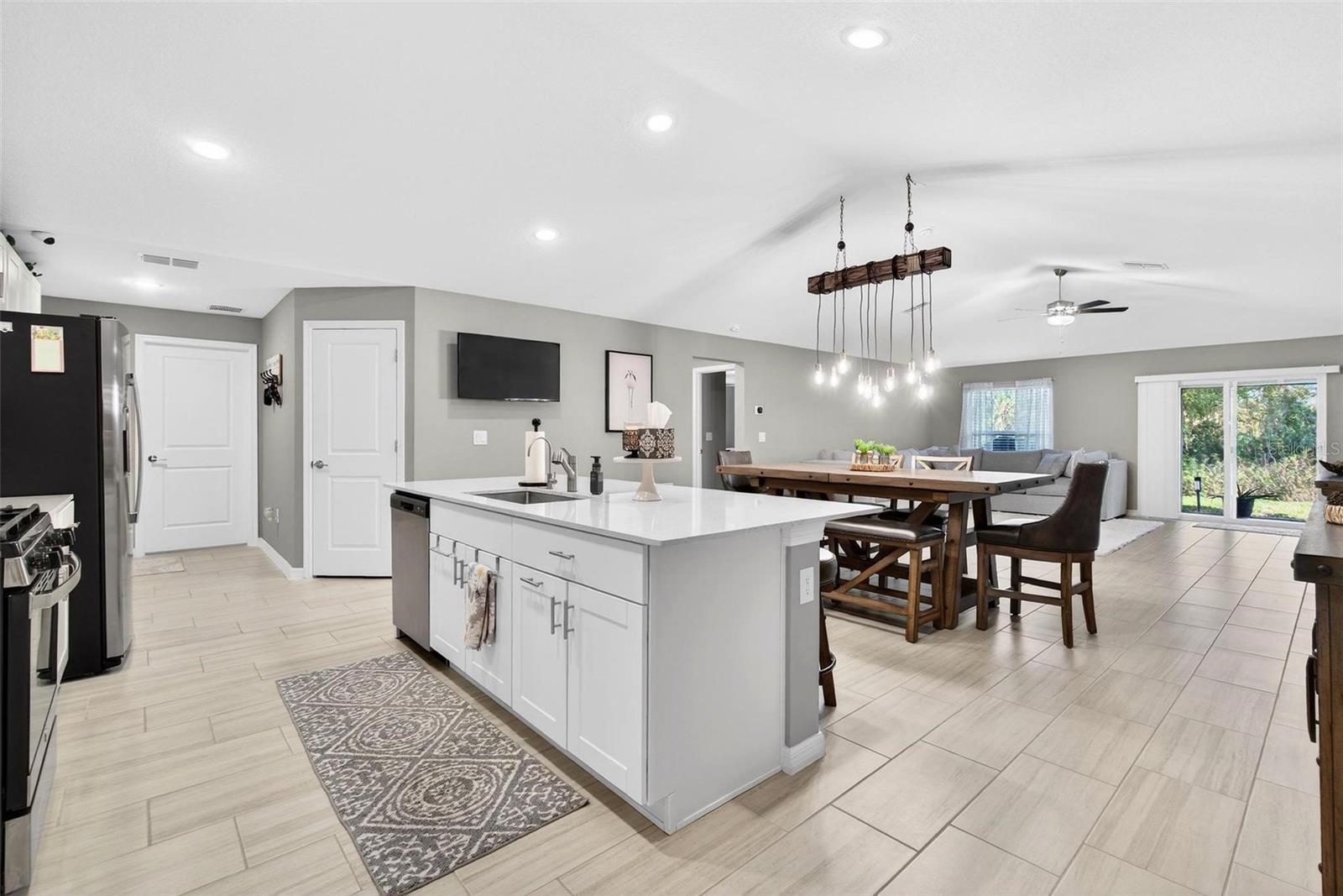 Image 5 of 31 For 12028 Blue Diamond Trail