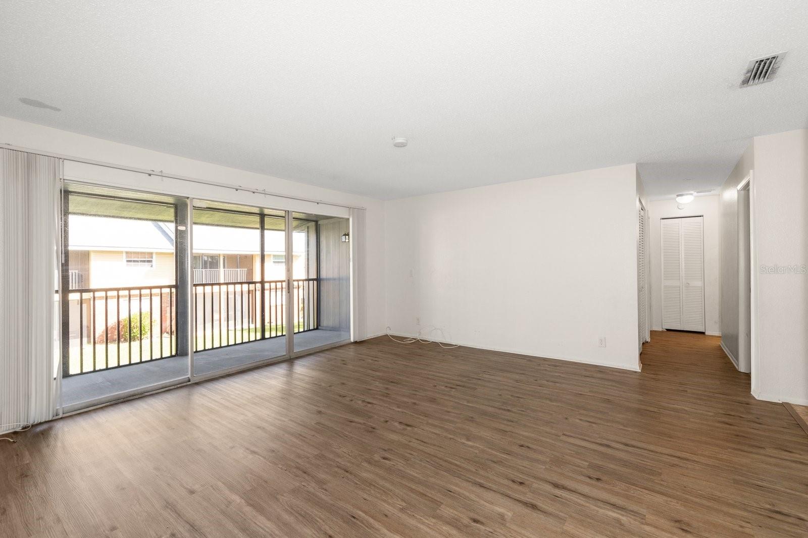 Image 12 of 25 For 200 Country Club Drive 906