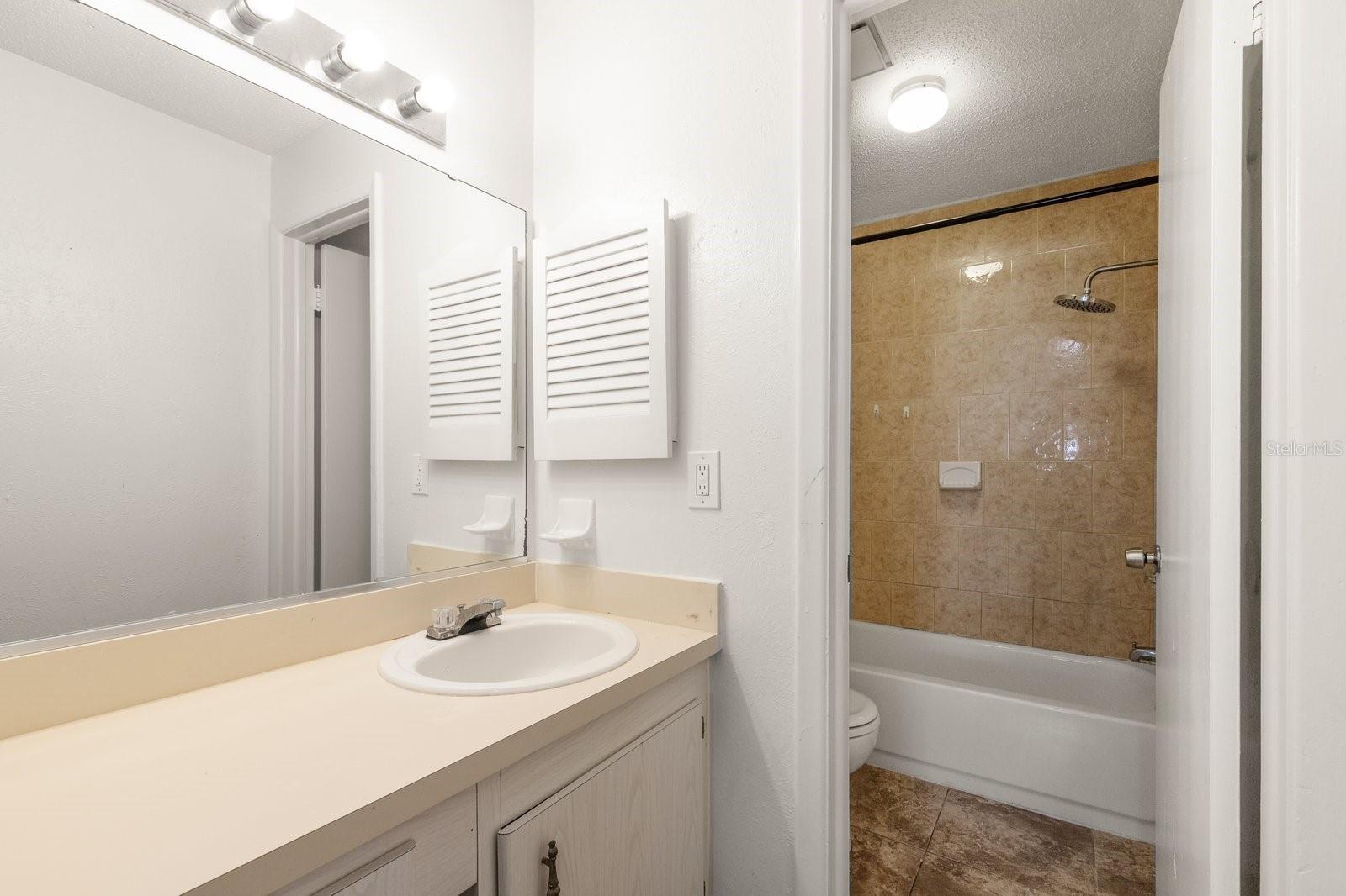 Image 13 of 25 For 200 Country Club Drive 906