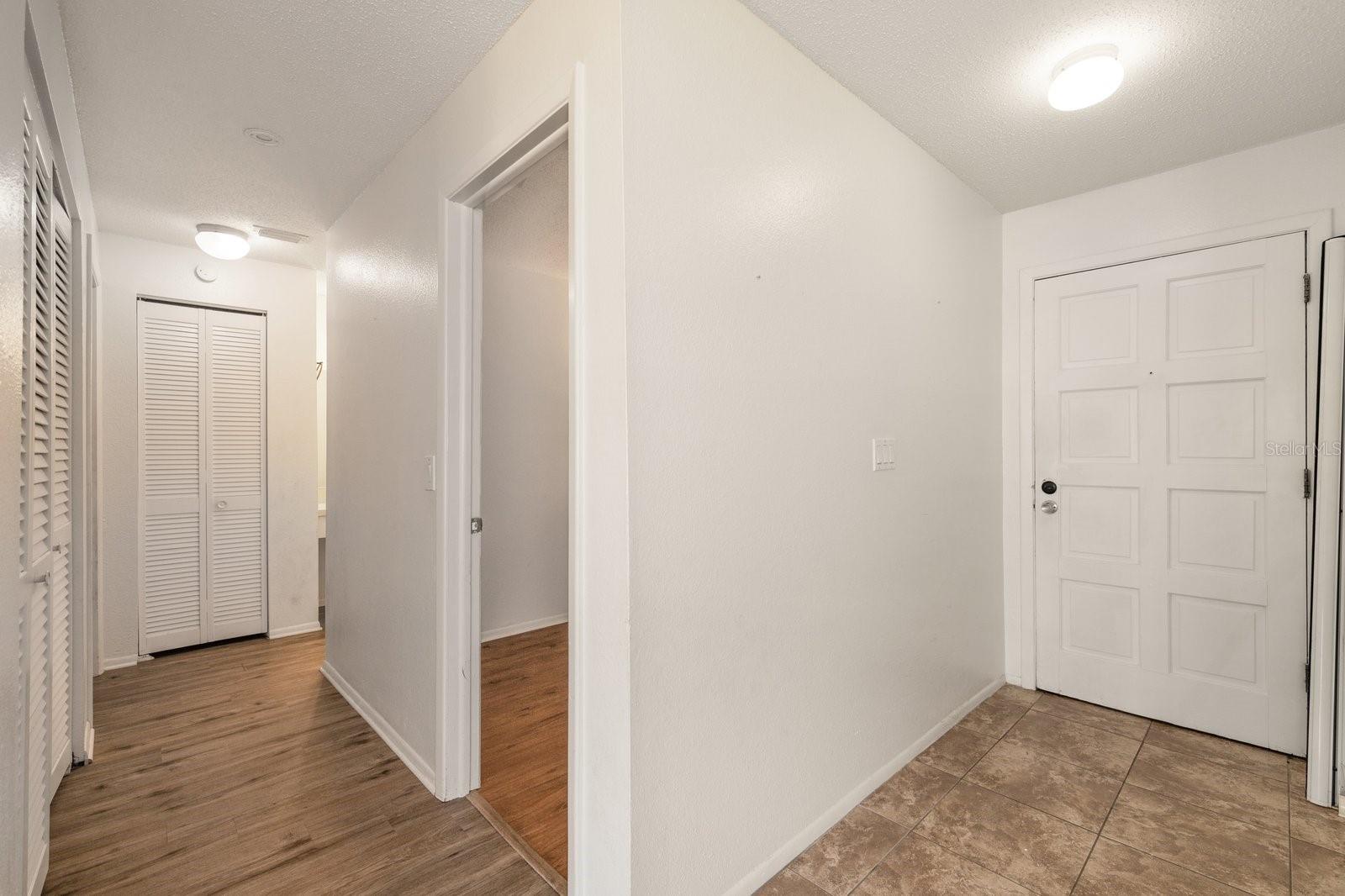 Image 5 of 25 For 200 Country Club Drive 906