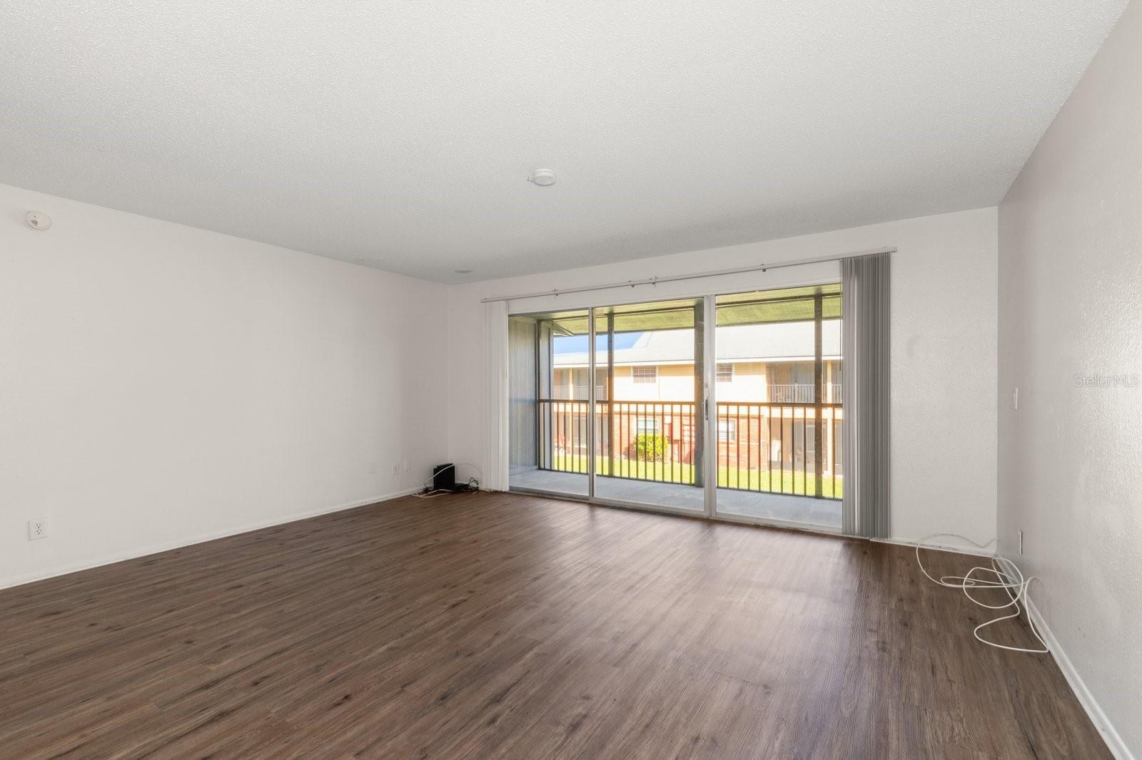 Image 6 of 25 For 200 Country Club Drive 906