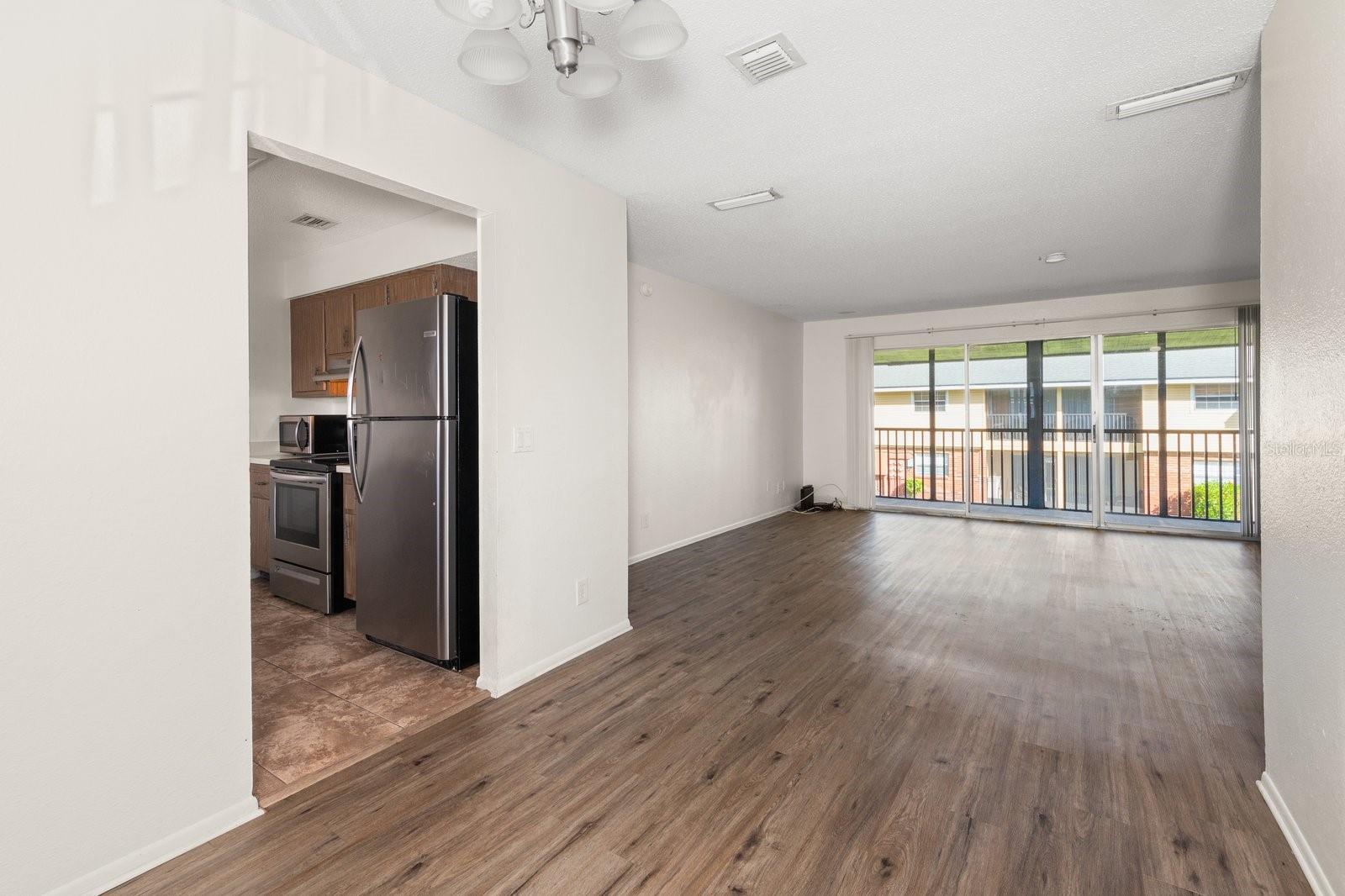 Image 7 of 25 For 200 Country Club Drive 906