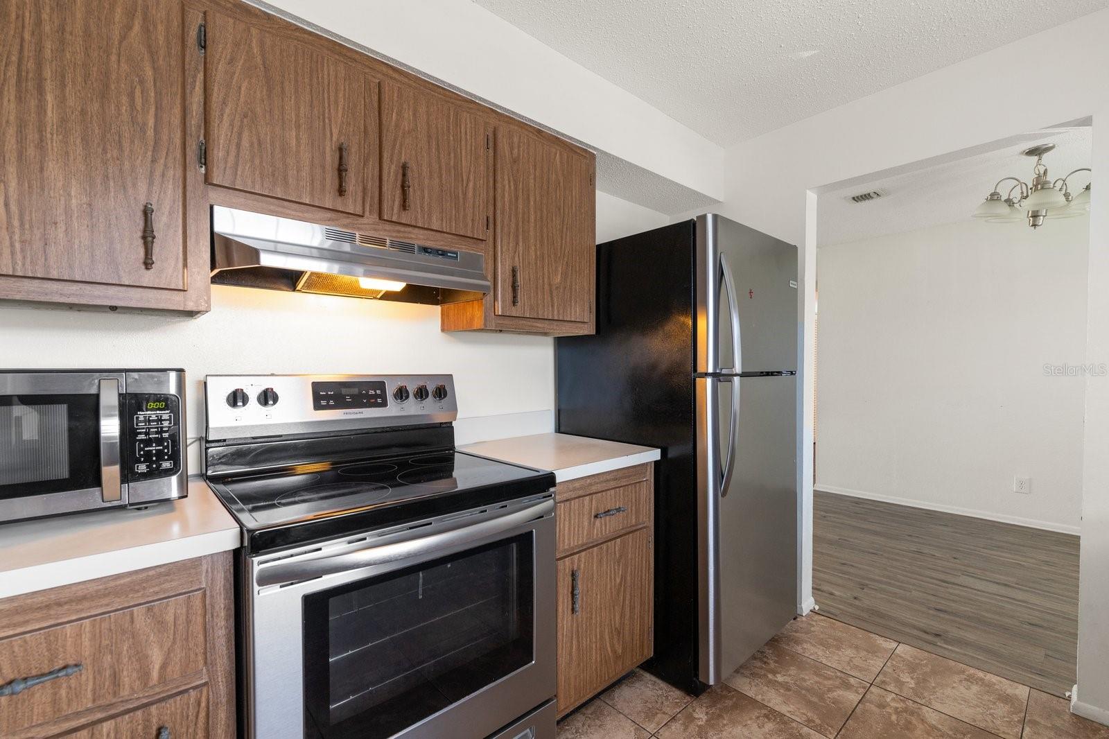 Image 9 of 25 For 200 Country Club Drive 906