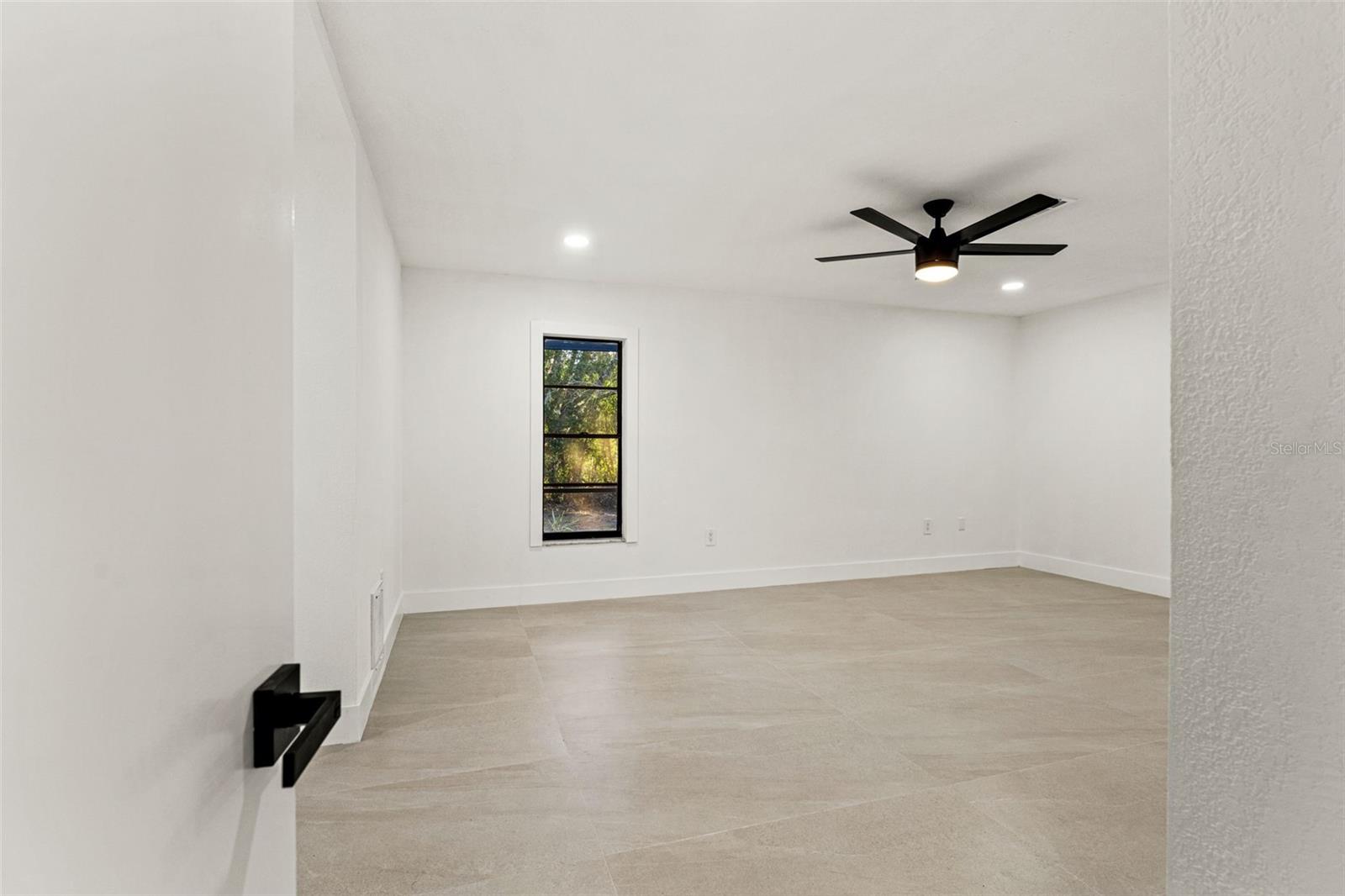 Image 19 of 87 For 8019 River Country Drive