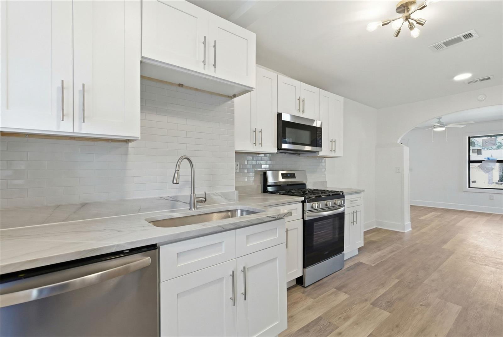 Image 10 of 26 For 1326 13th Avenue S