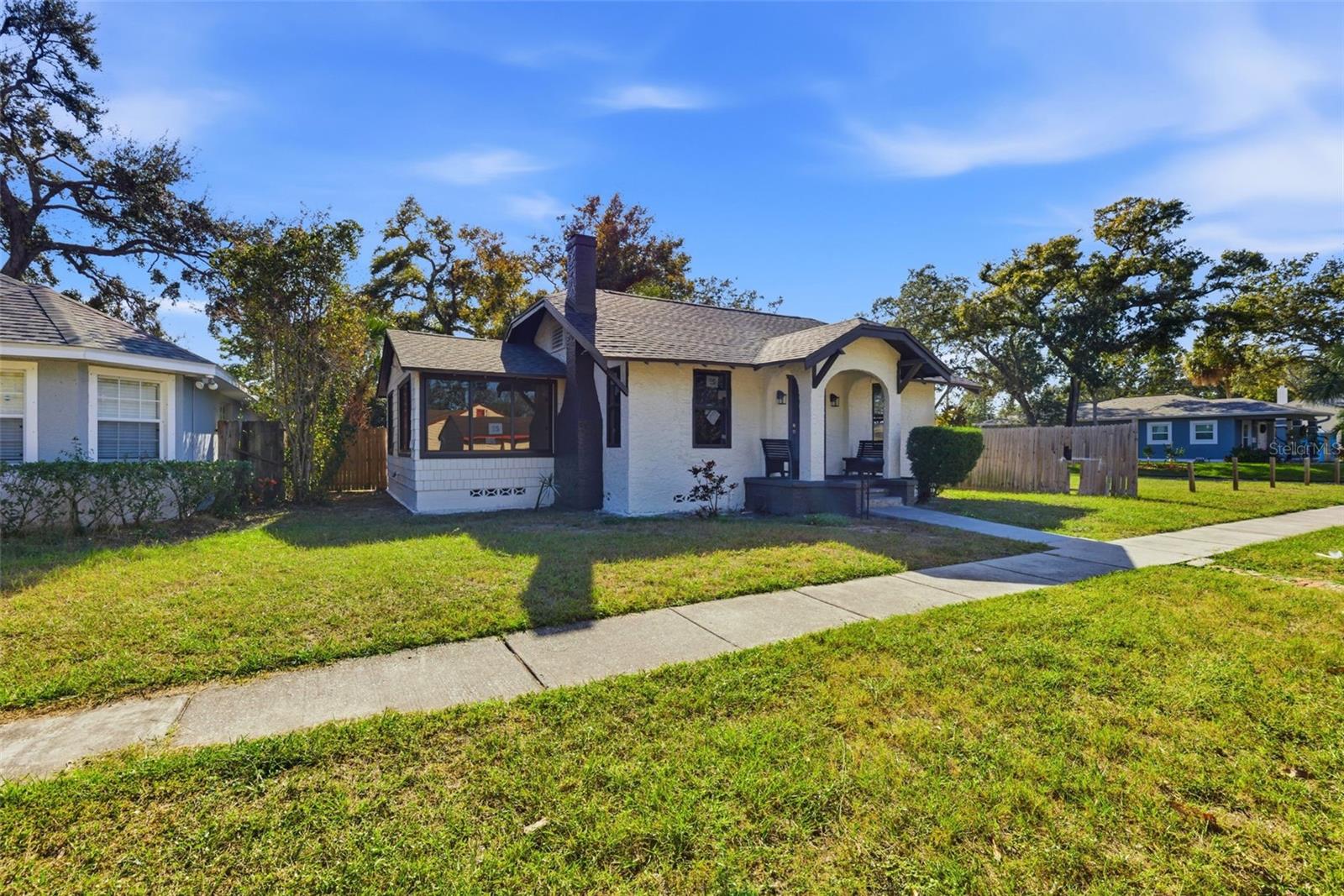 Image 3 of 26 For 1326 13th Avenue S