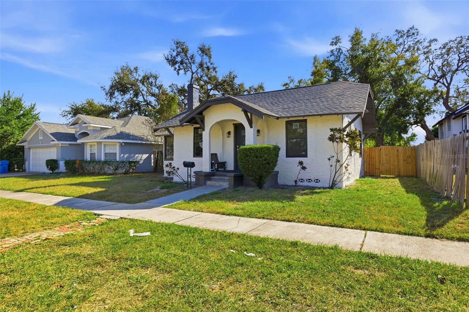 Image 4 of 26 For 1326 13th Avenue S