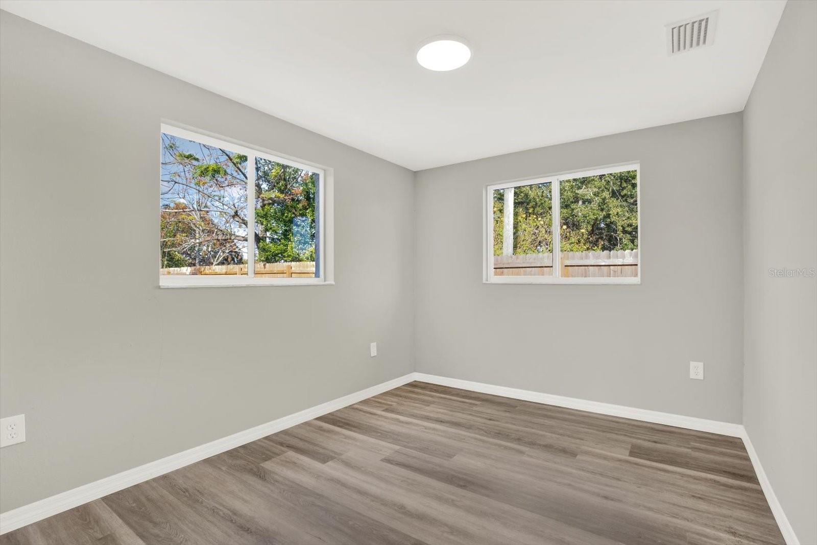 Image 21 of 33 For 12801 College Hill Drive