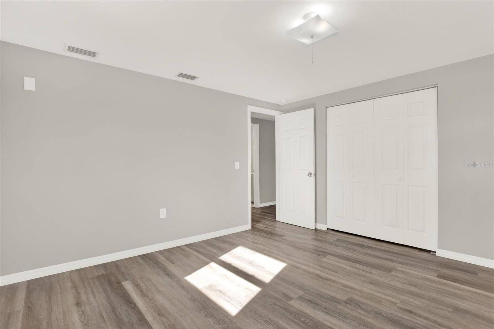 Image 27 of 33 For 12801 College Hill Drive