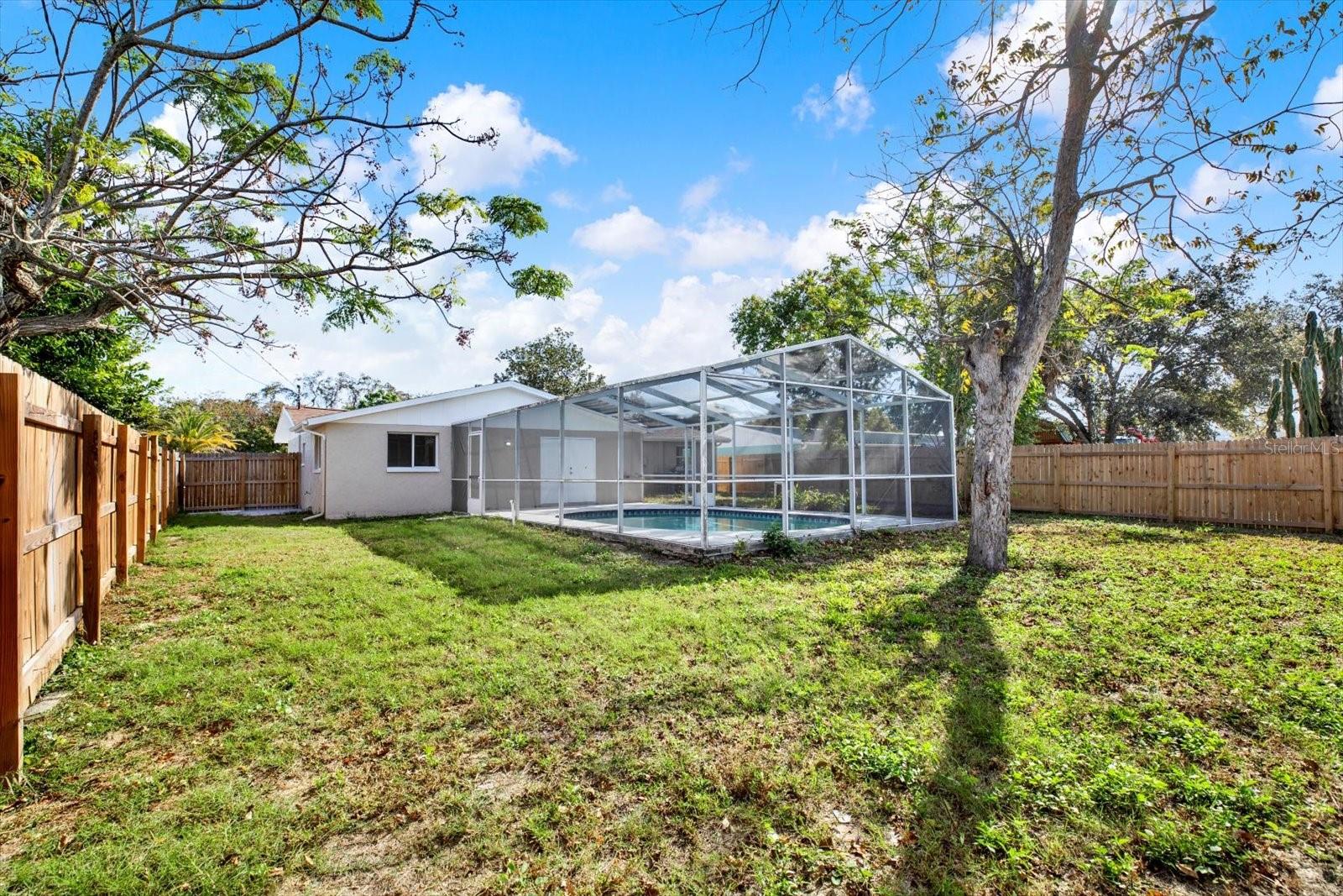 Image 29 of 33 For 12801 College Hill Drive