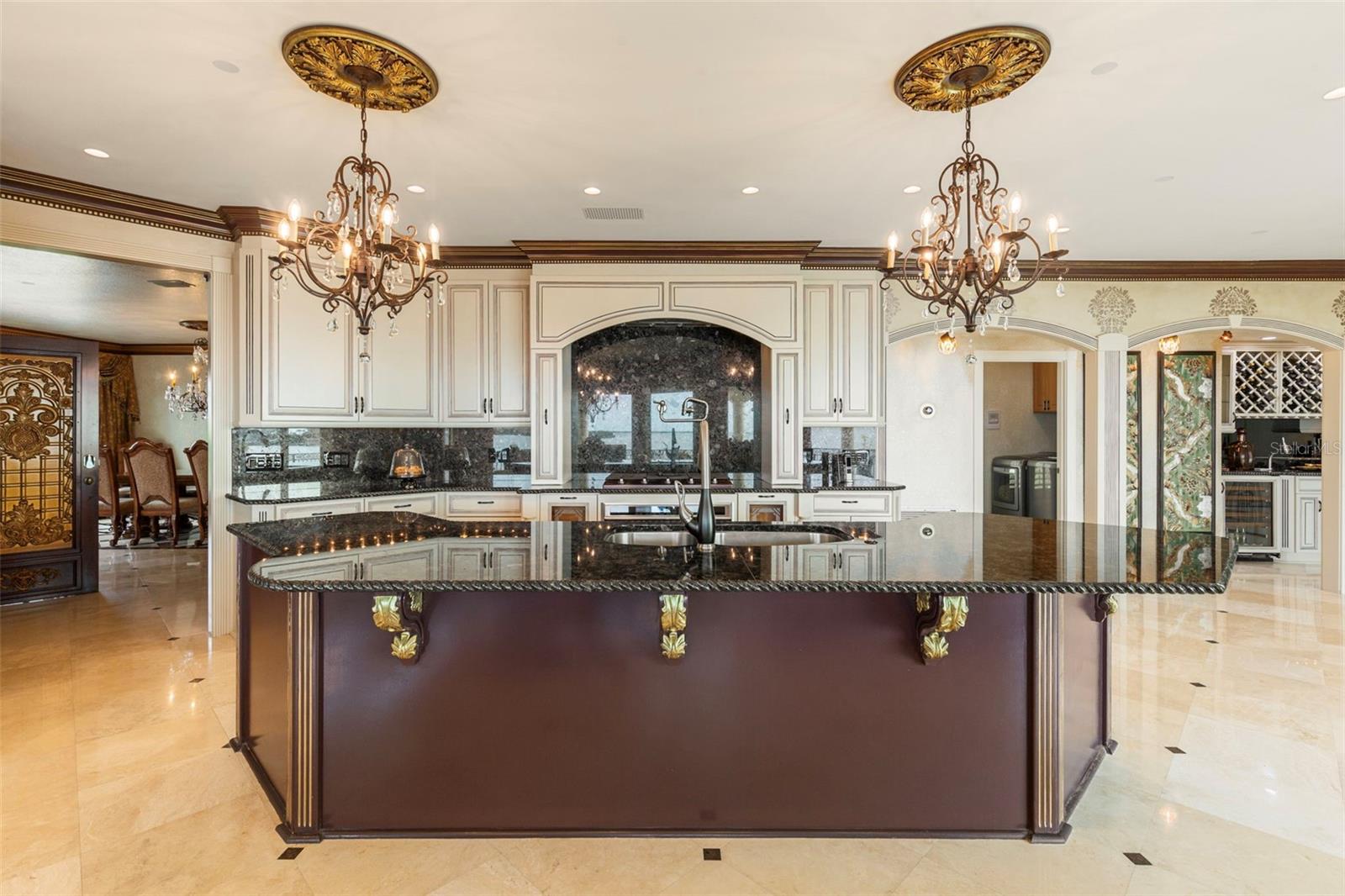 Image 21 of 100 For 2115 Alexis Court