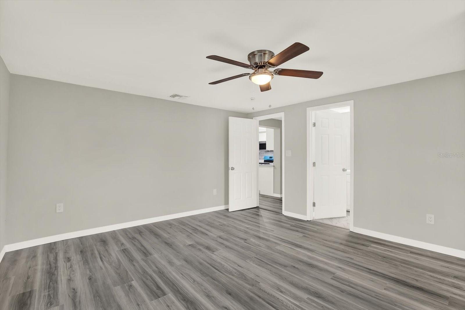 Image 19 of 32 For 5038 Galaxy Drive