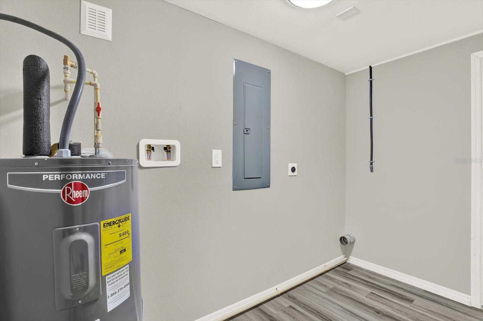 Image 23 of 32 For 5038 Galaxy Drive