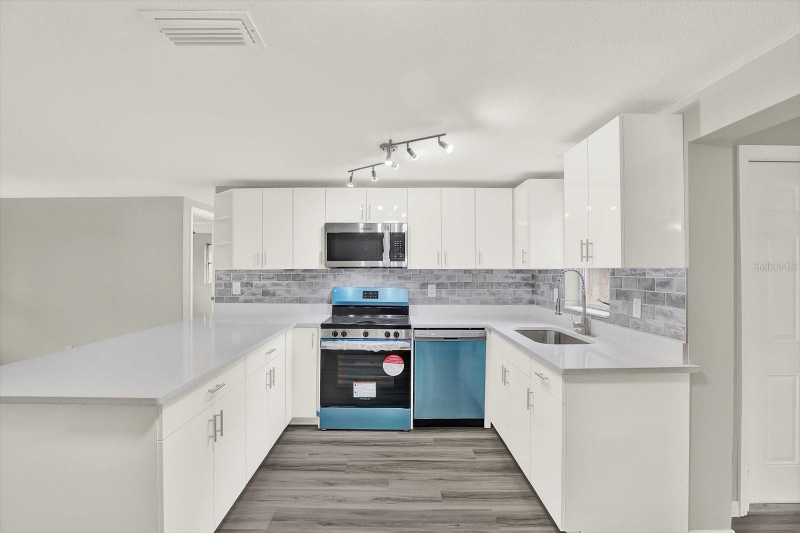 Image 4 of 32 For 5038 Galaxy Drive