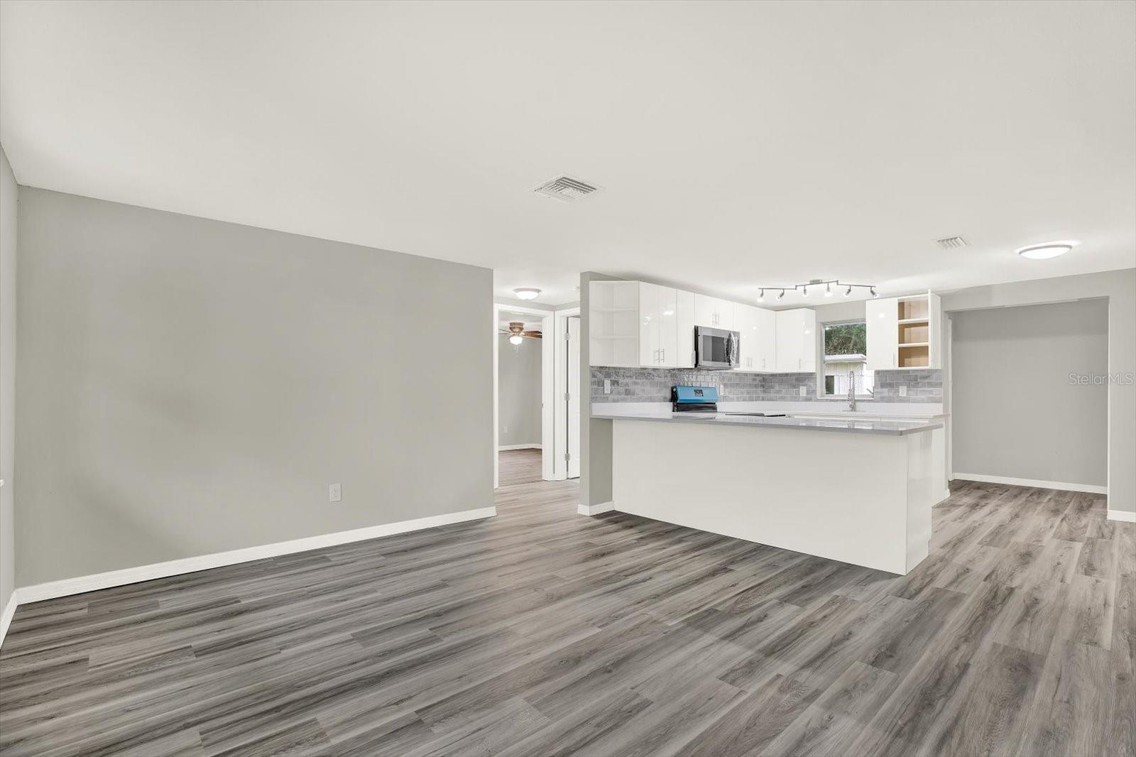 Image 9 of 32 For 5038 Galaxy Drive