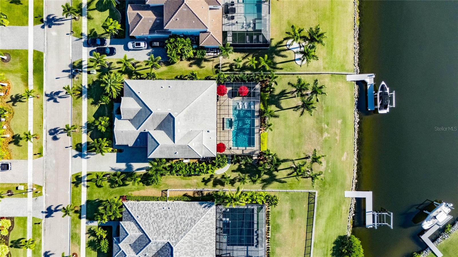 Listing photo id 3 for 851 Manns Harbor Drive