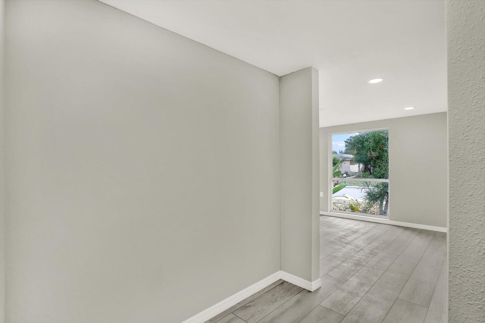 Image 15 of 33 For 7831 Fox Hollow Drive