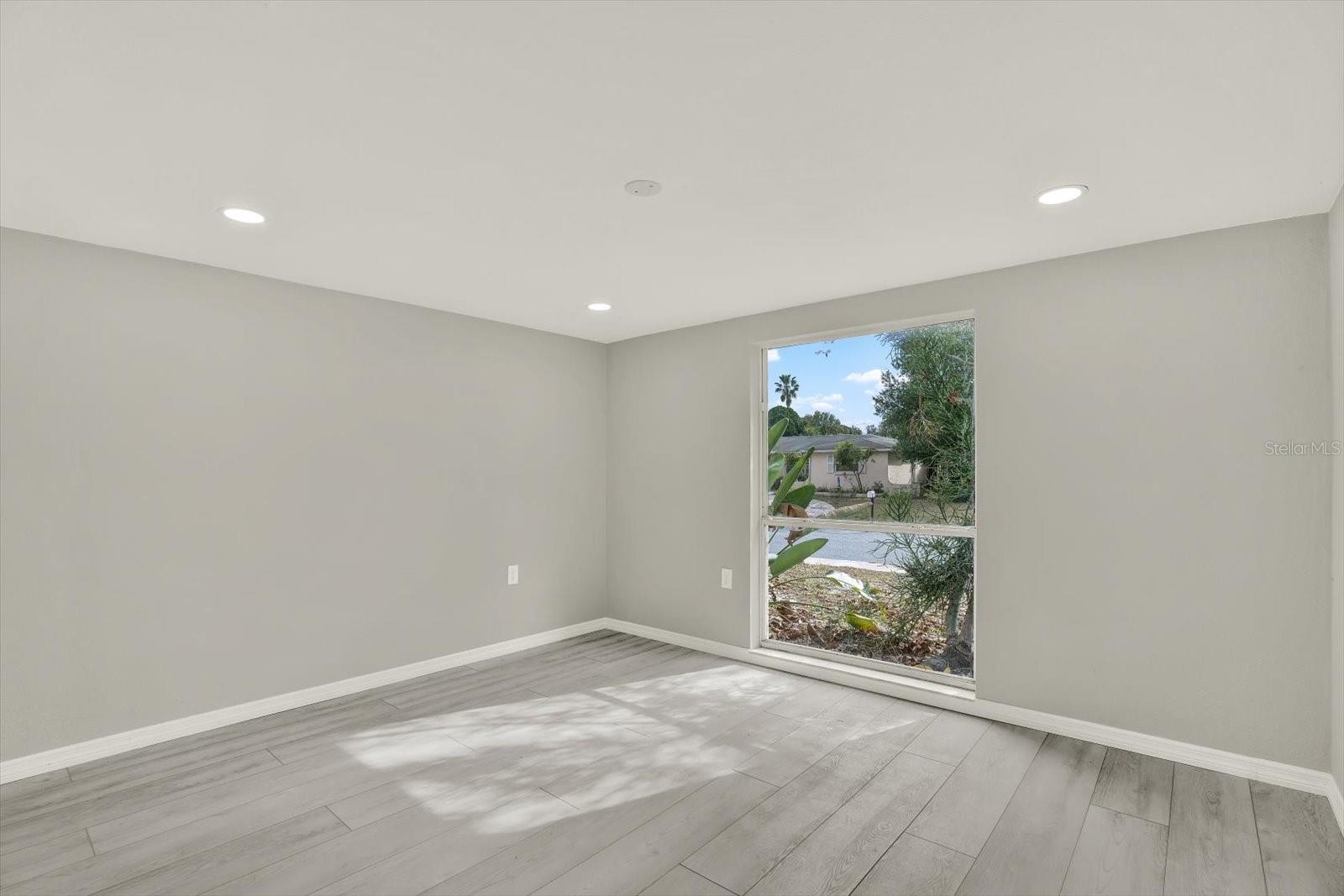 Image 16 of 33 For 7831 Fox Hollow Drive