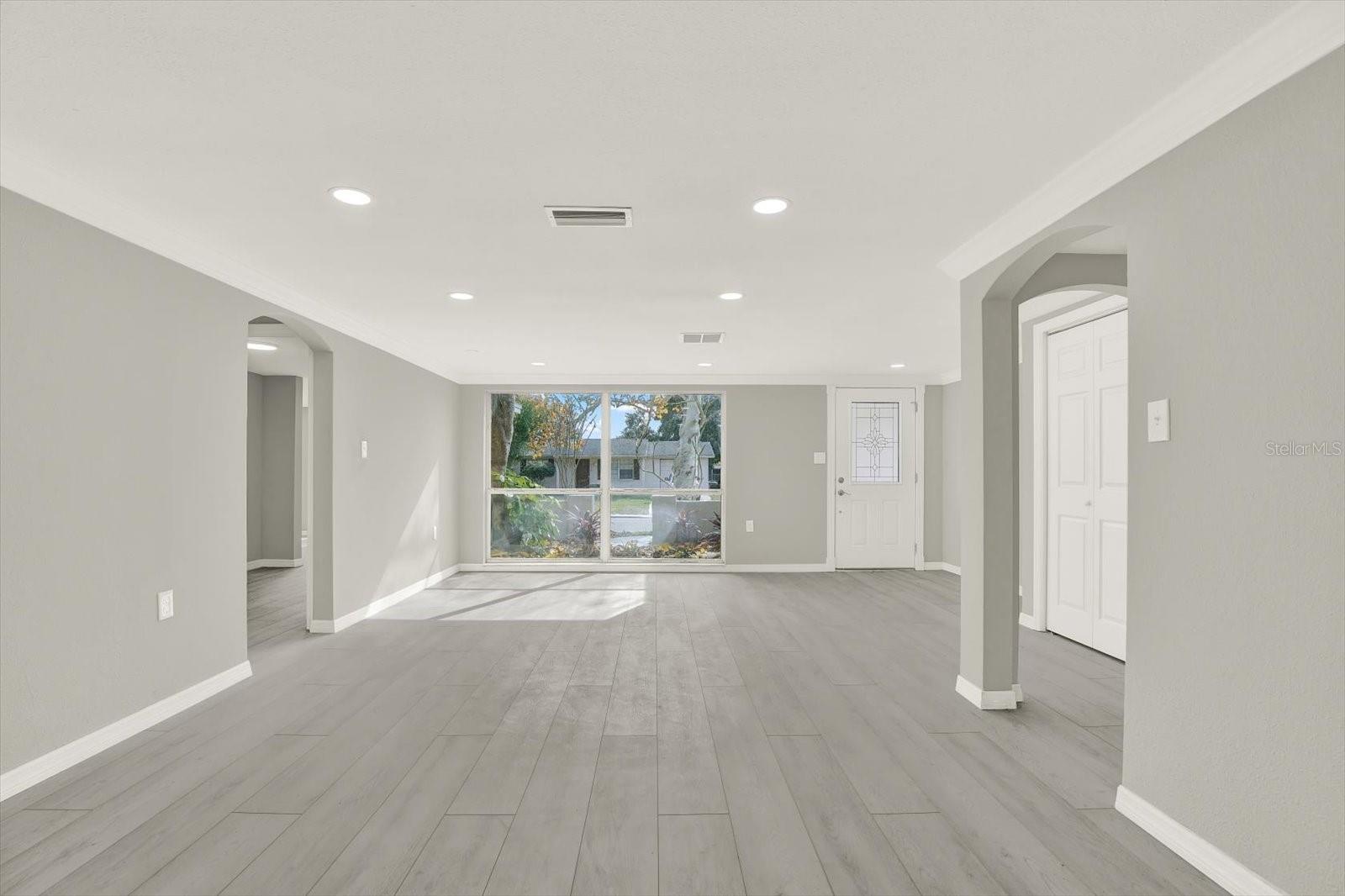 Image 27 of 33 For 7831 Fox Hollow Drive