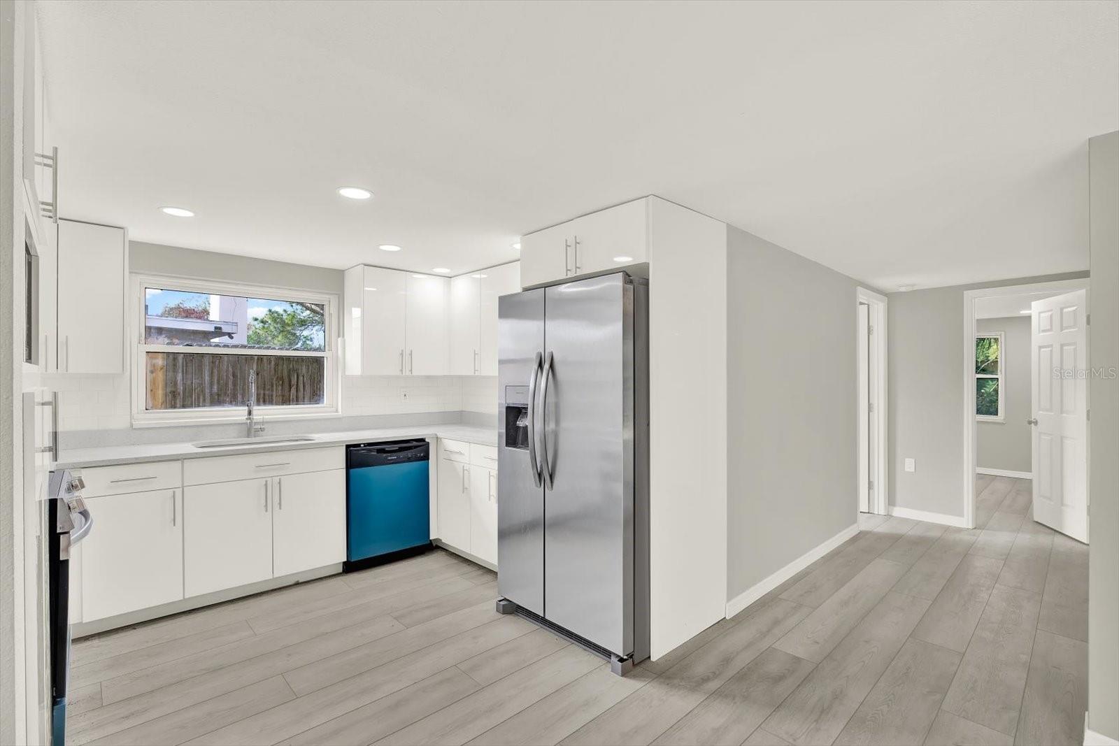 Image 5 of 33 For 7831 Fox Hollow Drive