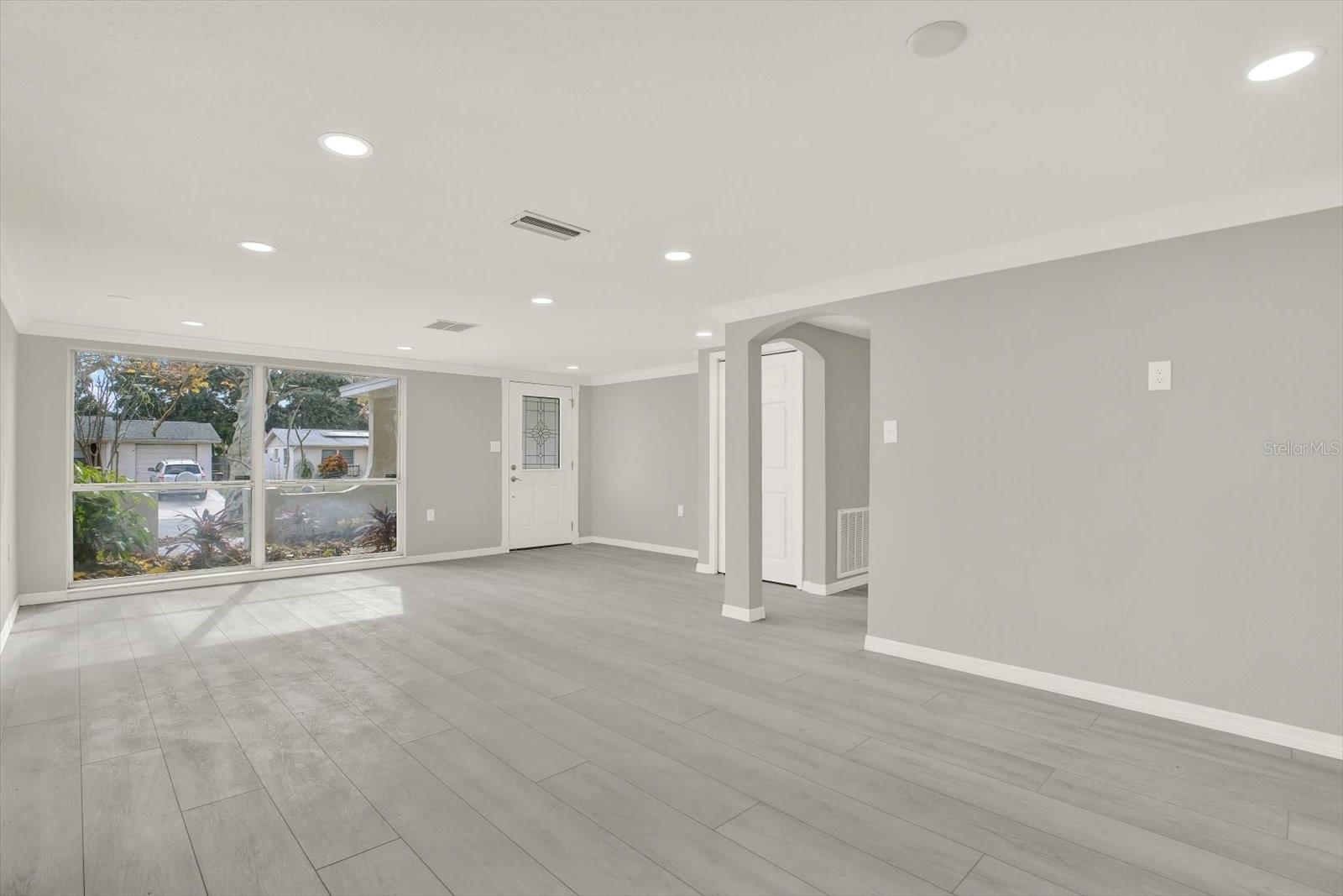 Image 9 of 33 For 7831 Fox Hollow Drive