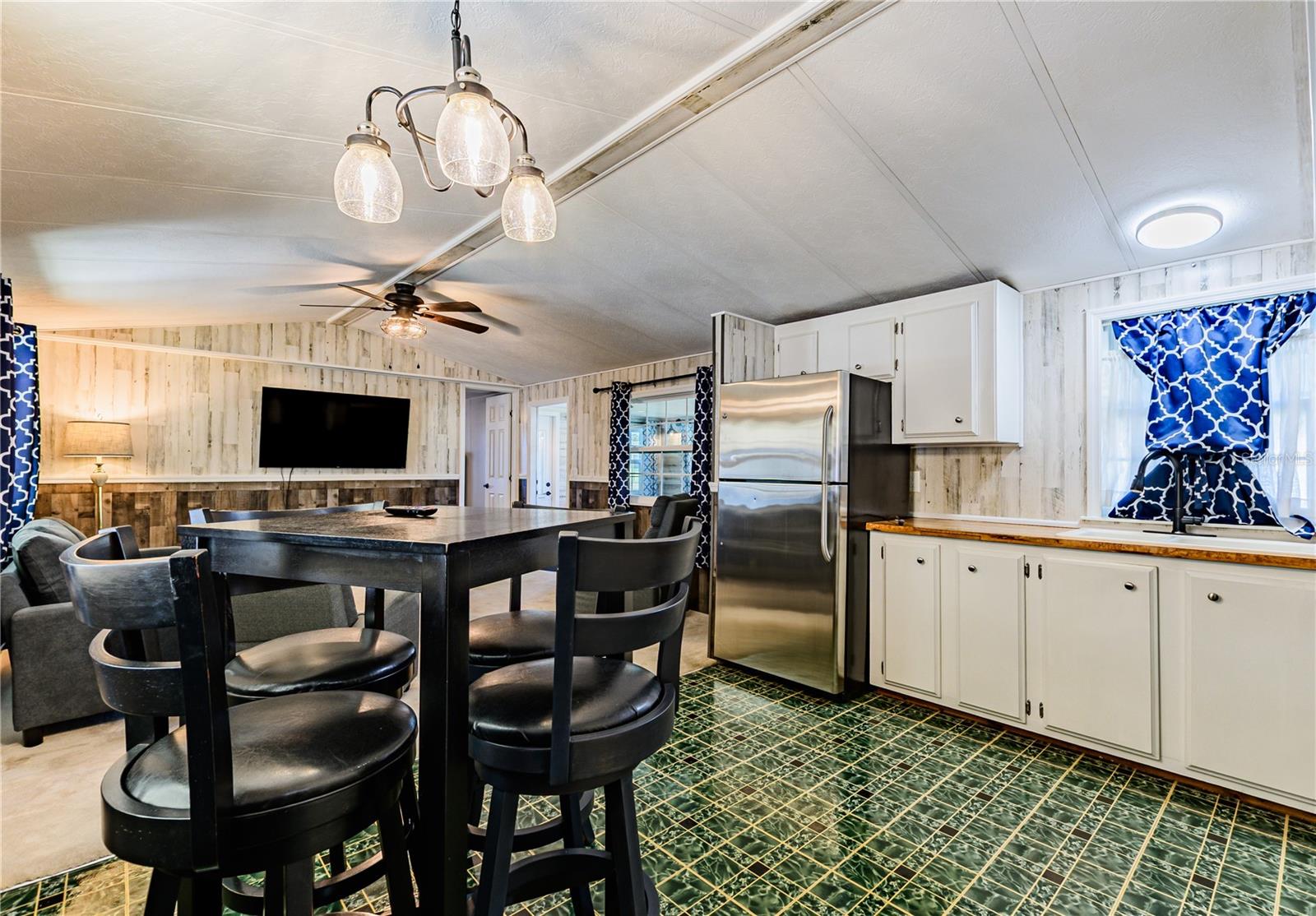 Image 11 of 37 For 5248 Antigua Drive