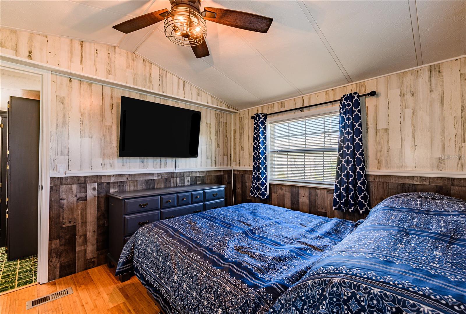 Image 17 of 37 For 5248 Antigua Drive