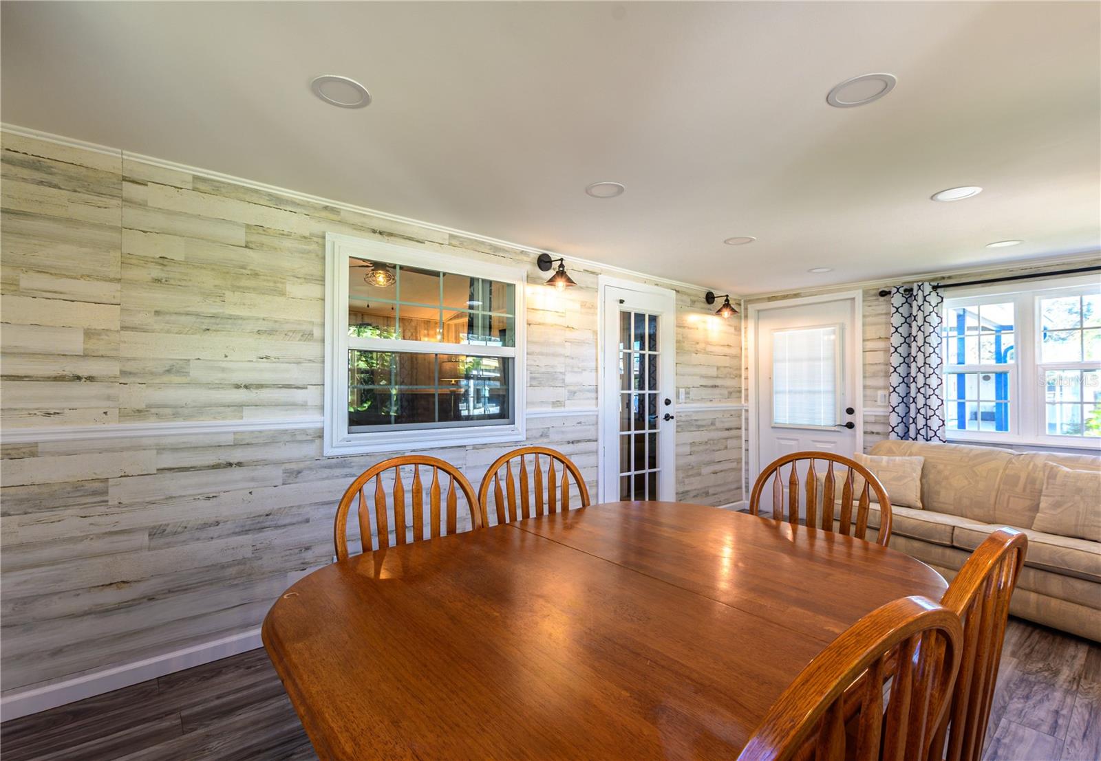 Image 5 of 37 For 5248 Antigua Drive