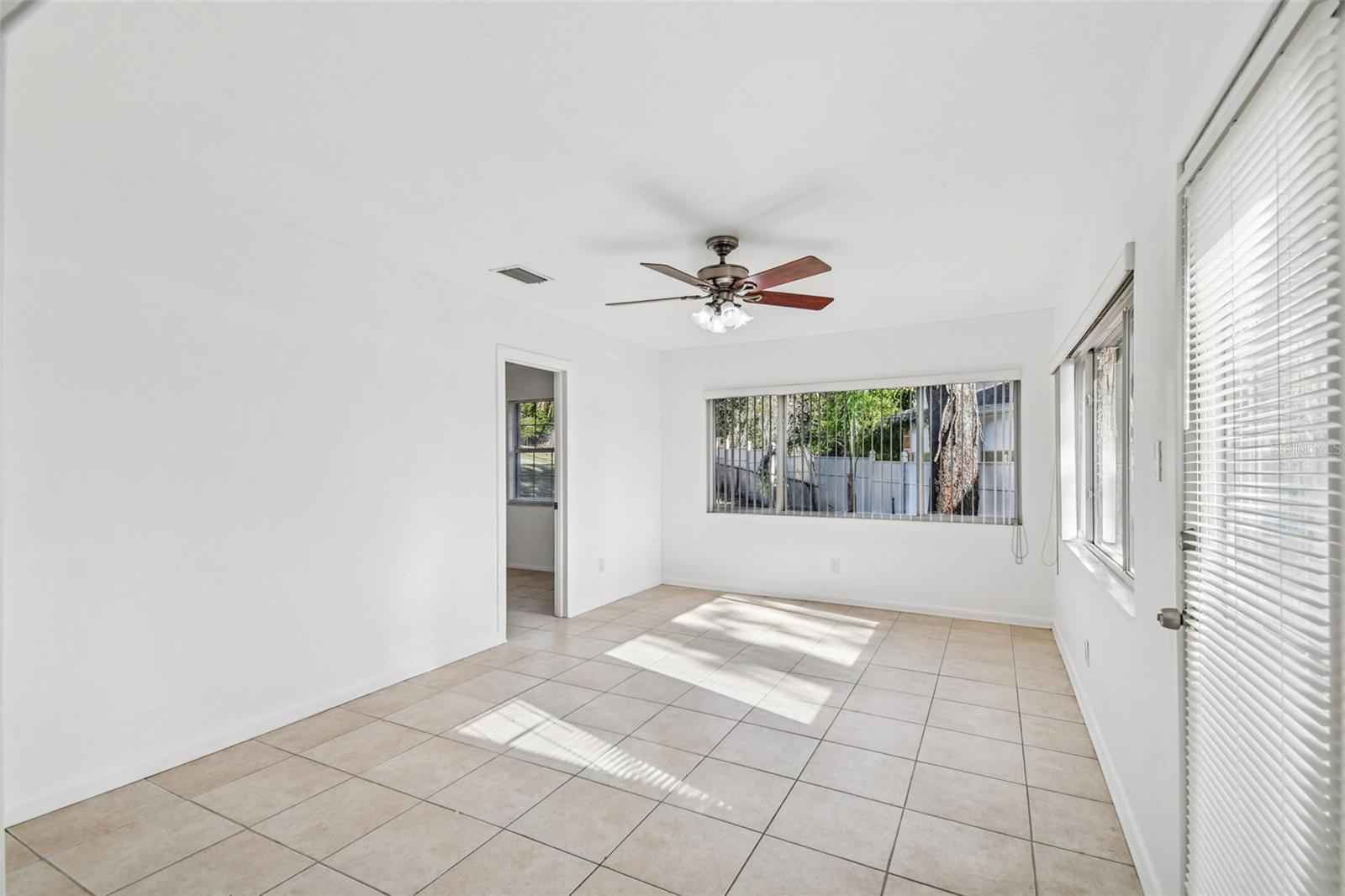 Image 10 of 32 For 4601 River Hills Drive