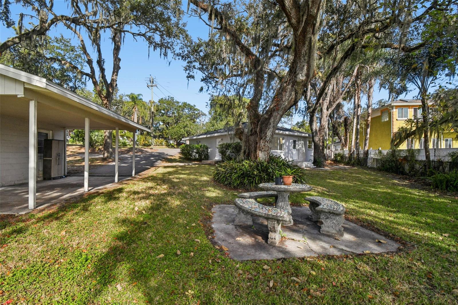 Image 25 of 32 For 4601 River Hills Drive