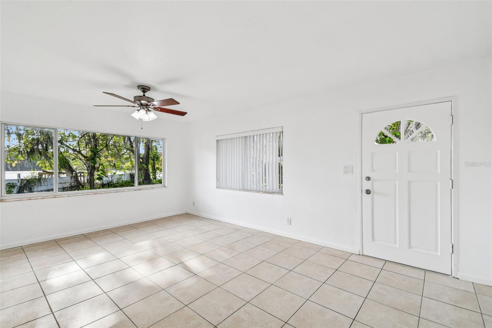 Image 5 of 32 For 4601 River Hills Drive