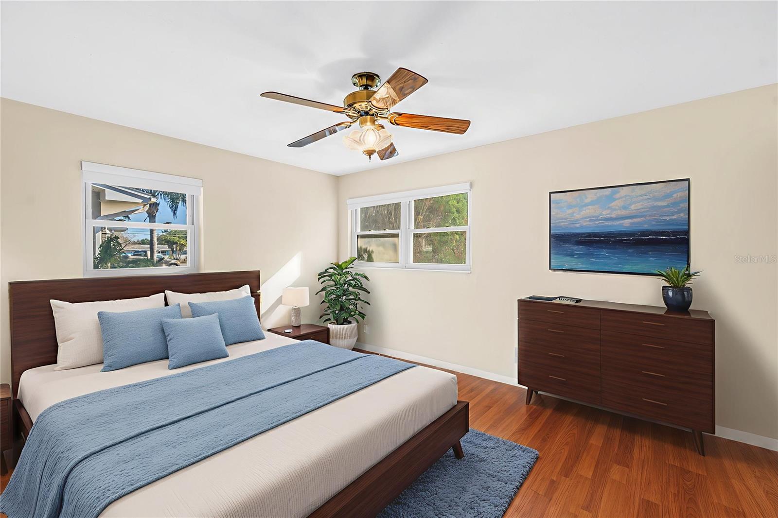 Image 10 of 24 For 11343 87th Avenue