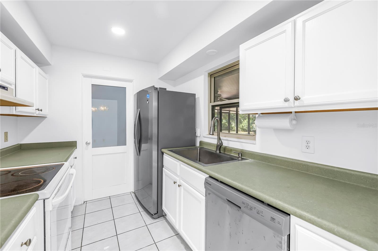 Image 8 of 24 For 11343 87th Avenue