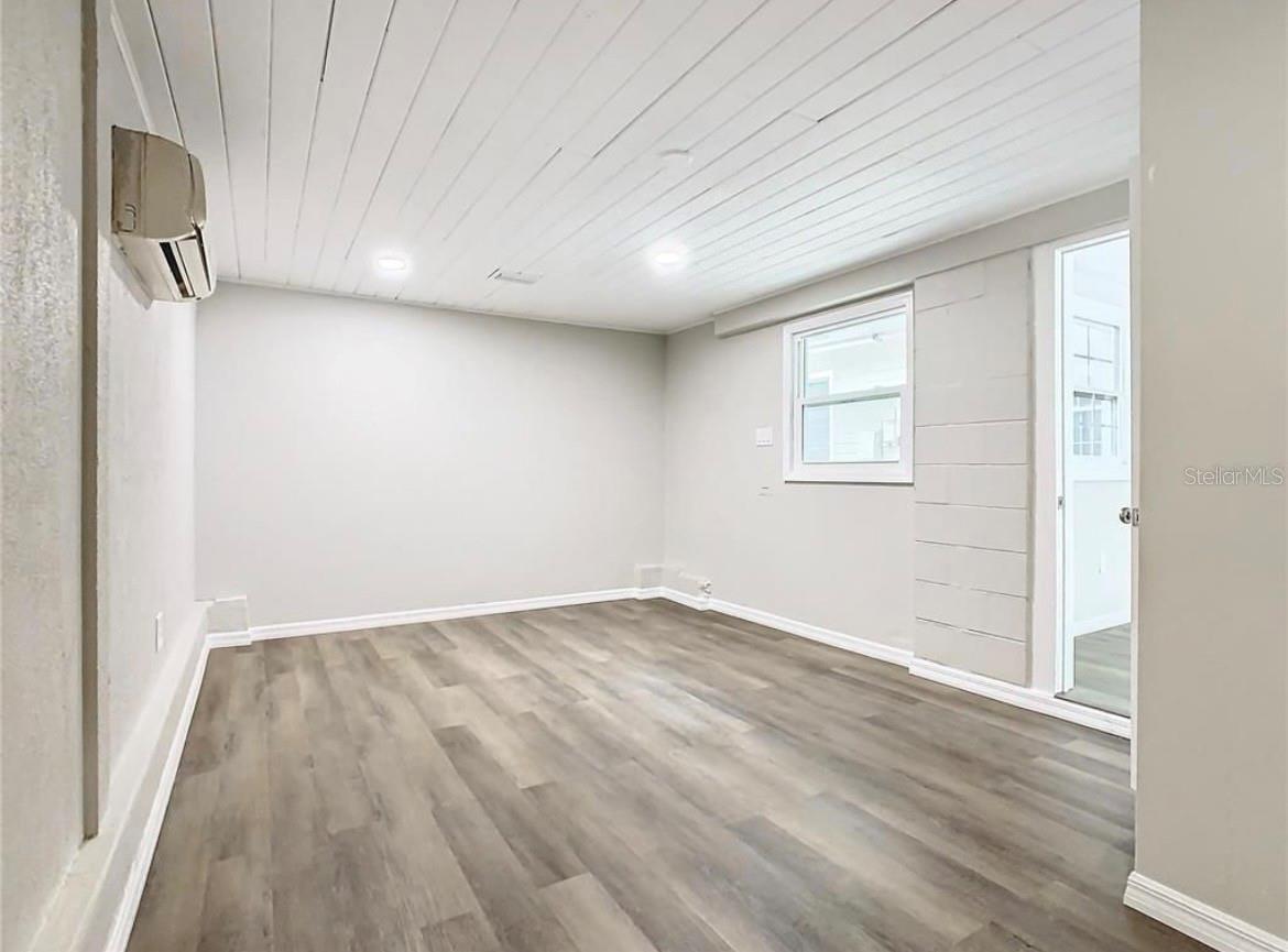 Image 14 of 33 For 1040 Dorothy Street