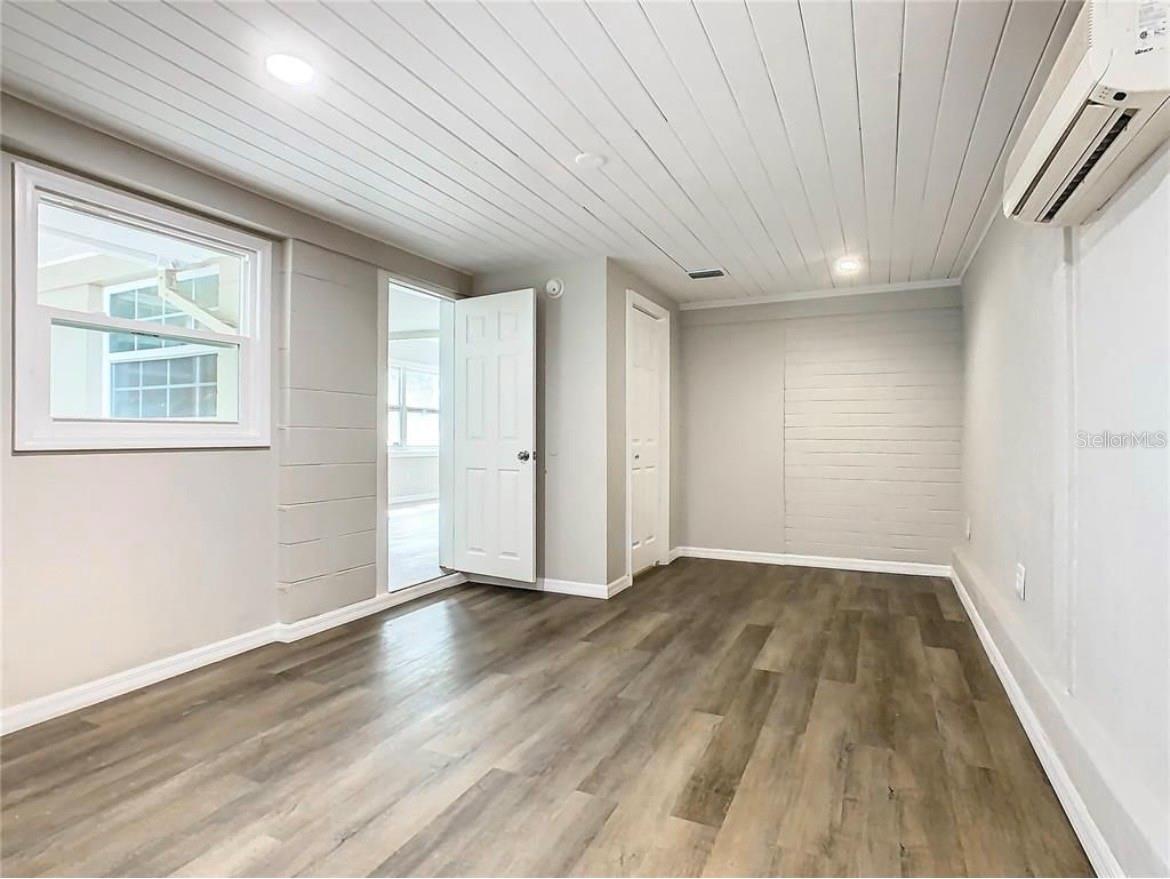 Image 15 of 33 For 1040 Dorothy Street