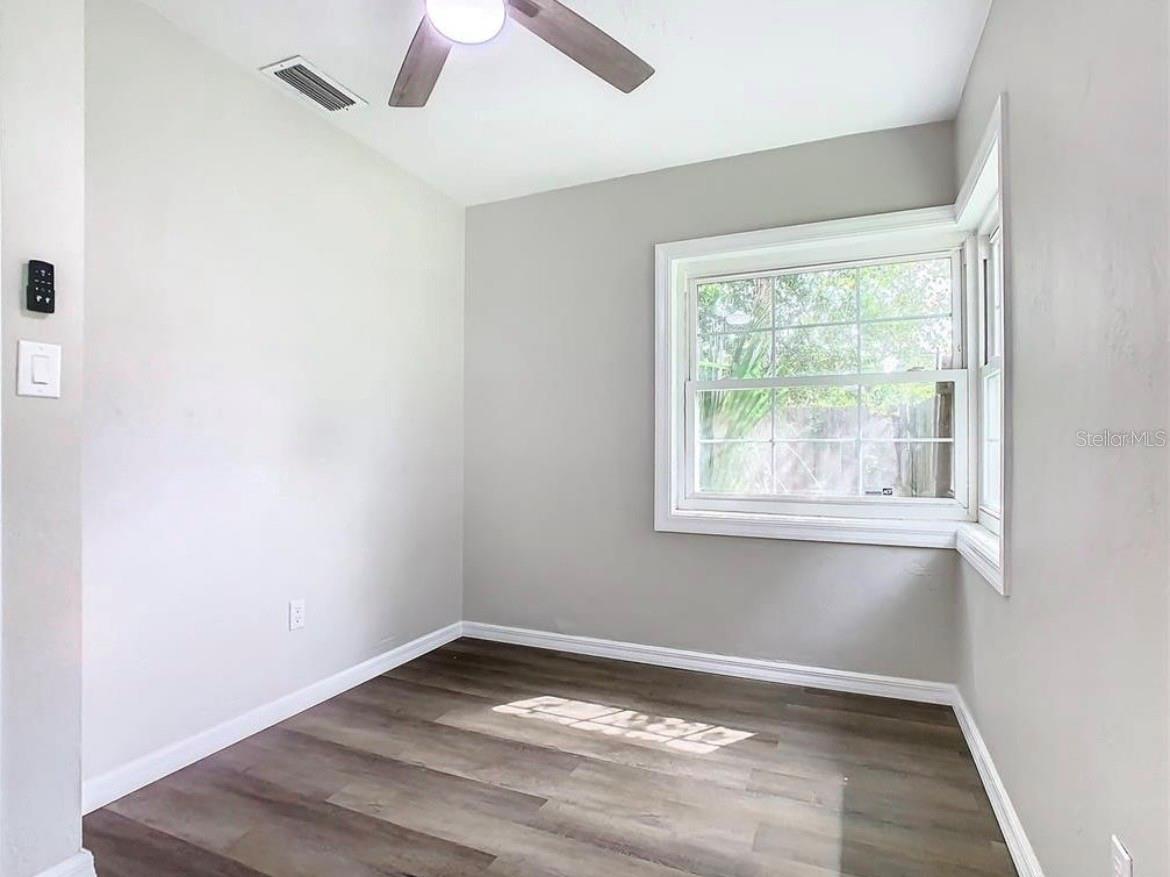 Image 20 of 33 For 1040 Dorothy Street