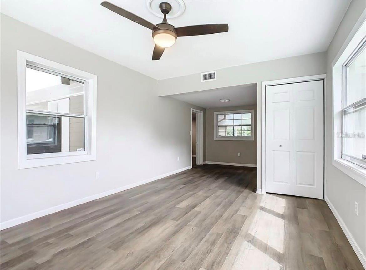 Image 23 of 33 For 1040 Dorothy Street