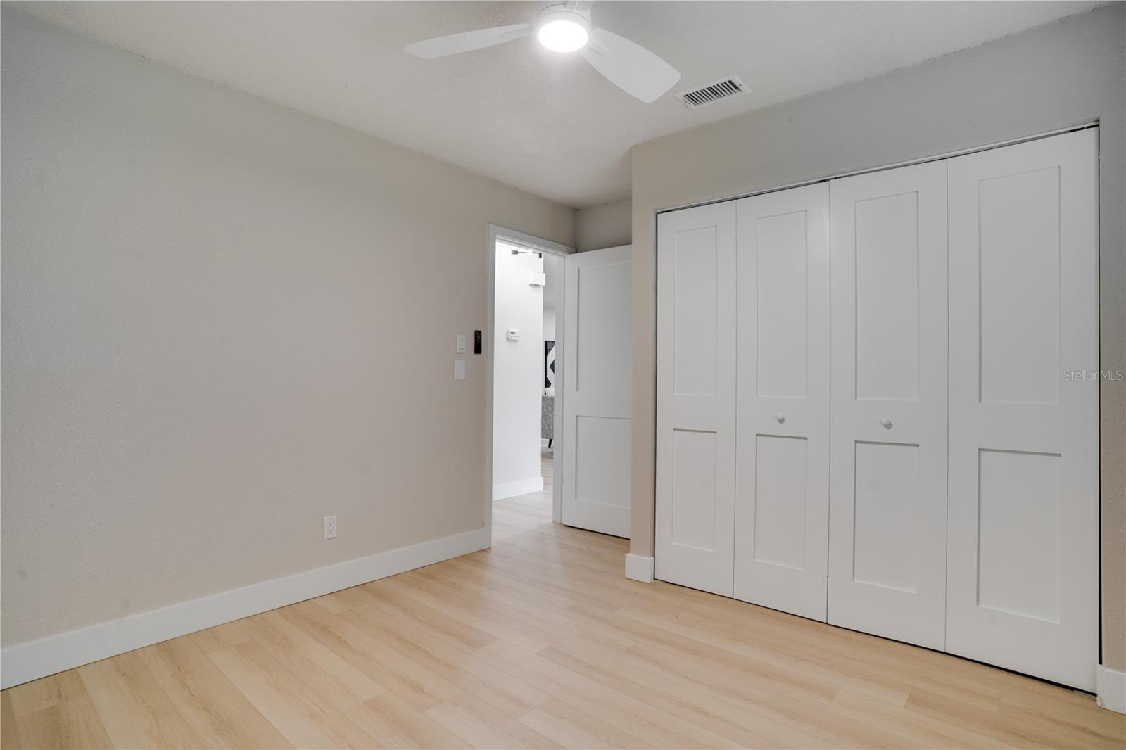 Image 23 of 34 For 11249 Longhill Drive N