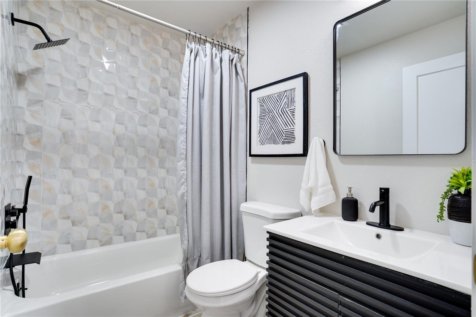 Image 24 of 34 For 11249 Longhill Drive N