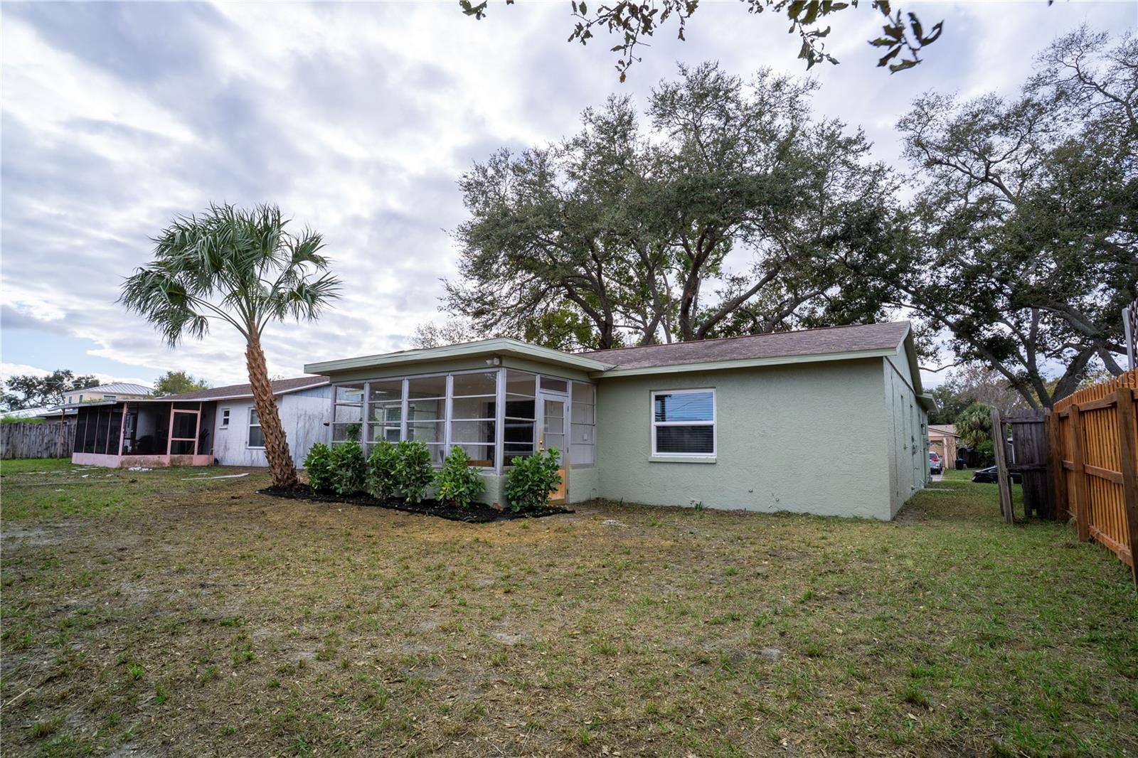 Image 26 of 34 For 11249 Longhill Drive N