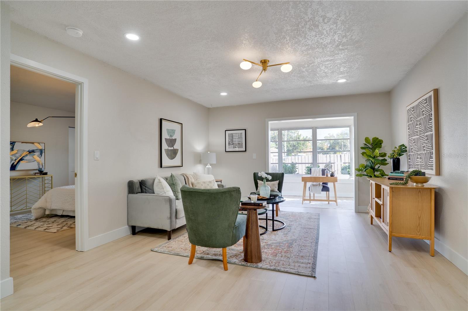 Image 4 of 34 For 11249 Longhill Drive N