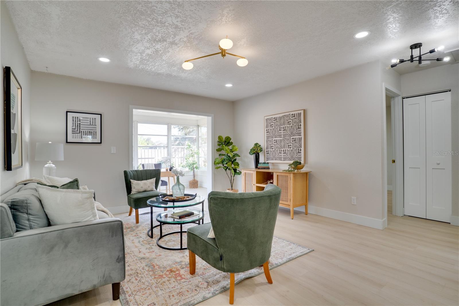 Image 5 of 34 For 11249 Longhill Drive N