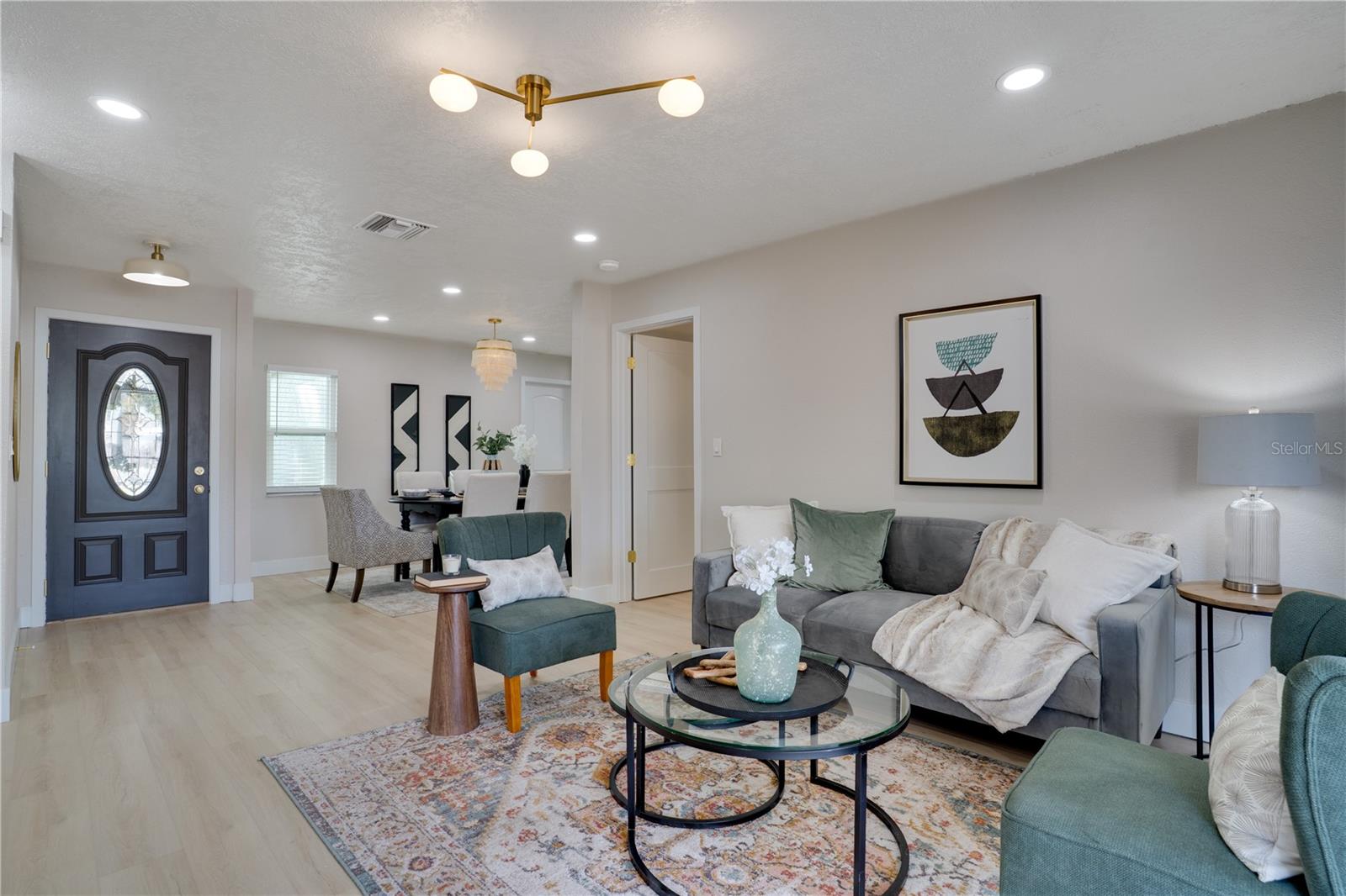 Image 7 of 34 For 11249 Longhill Drive N