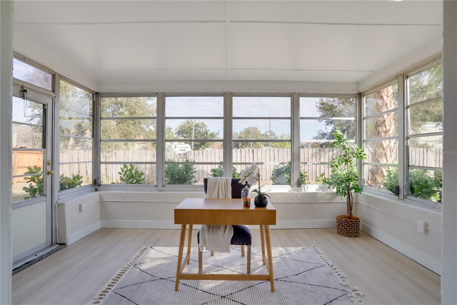 Image 8 of 34 For 11249 Longhill Drive N