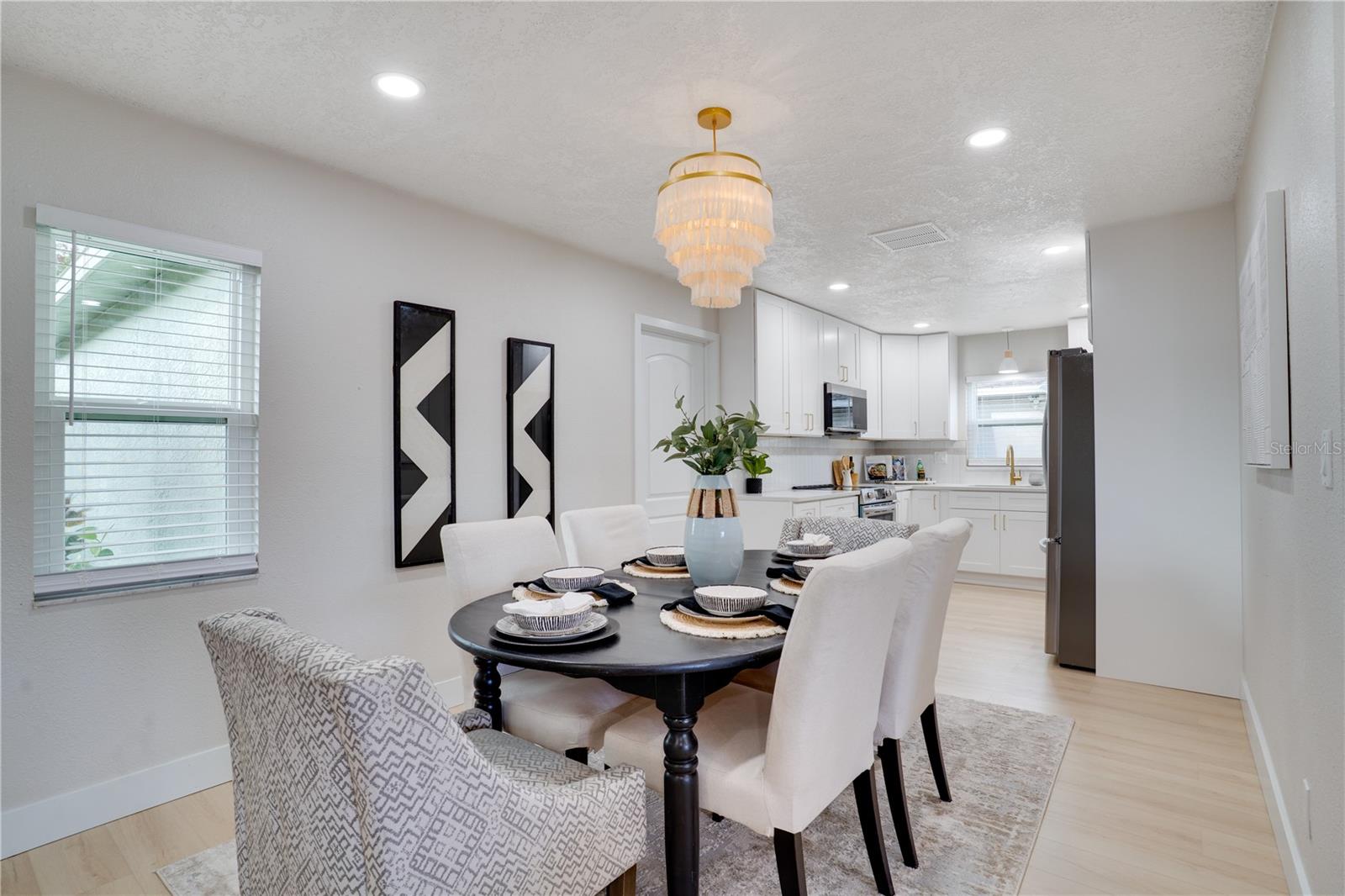 Image 9 of 34 For 11249 Longhill Drive N