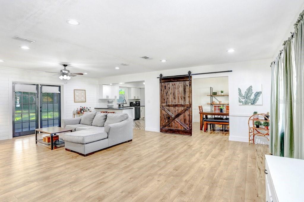 Listing photo id 9 for 117 Crestview Drive