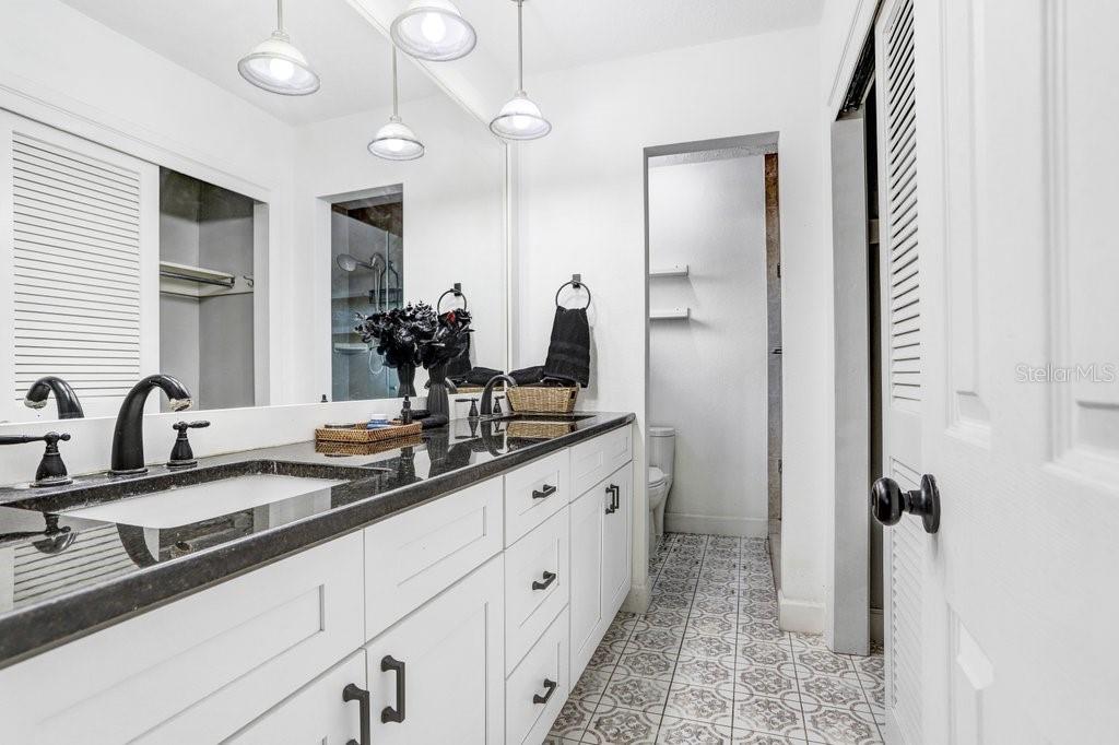 Listing photo id 17 for 117 Crestview Drive