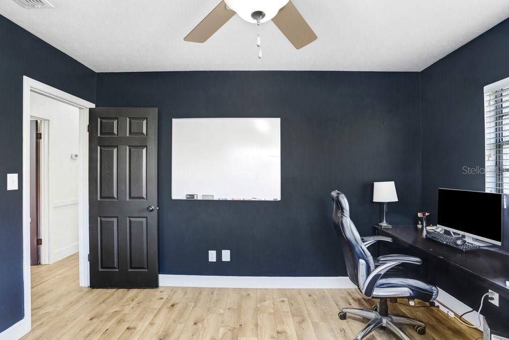 Listing photo id 21 for 117 Crestview Drive