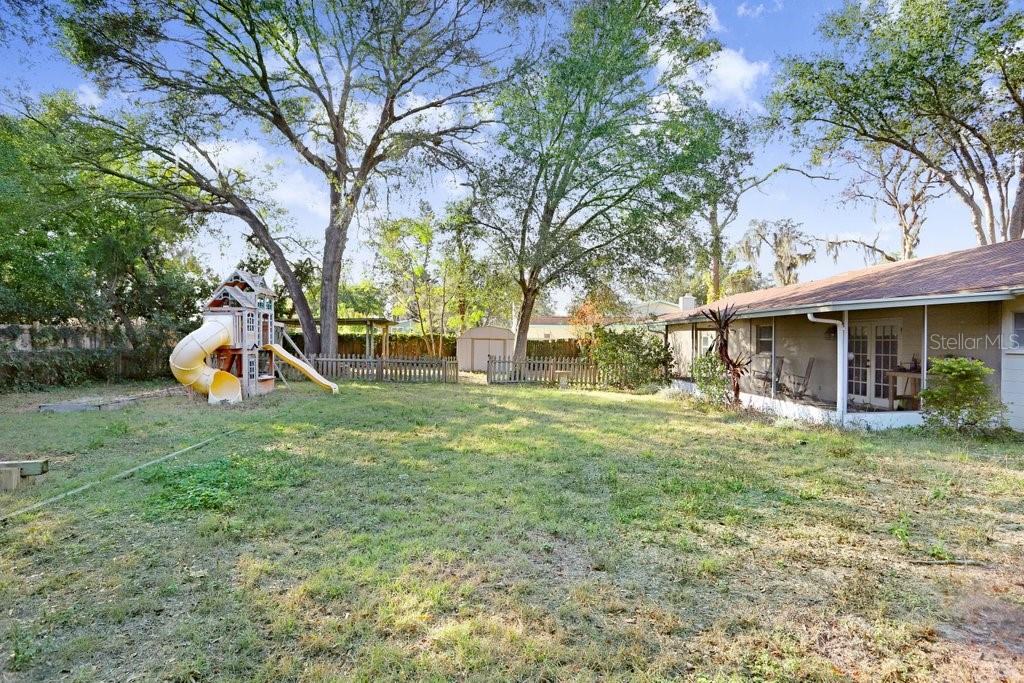 Listing photo id 26 for 117 Crestview Drive