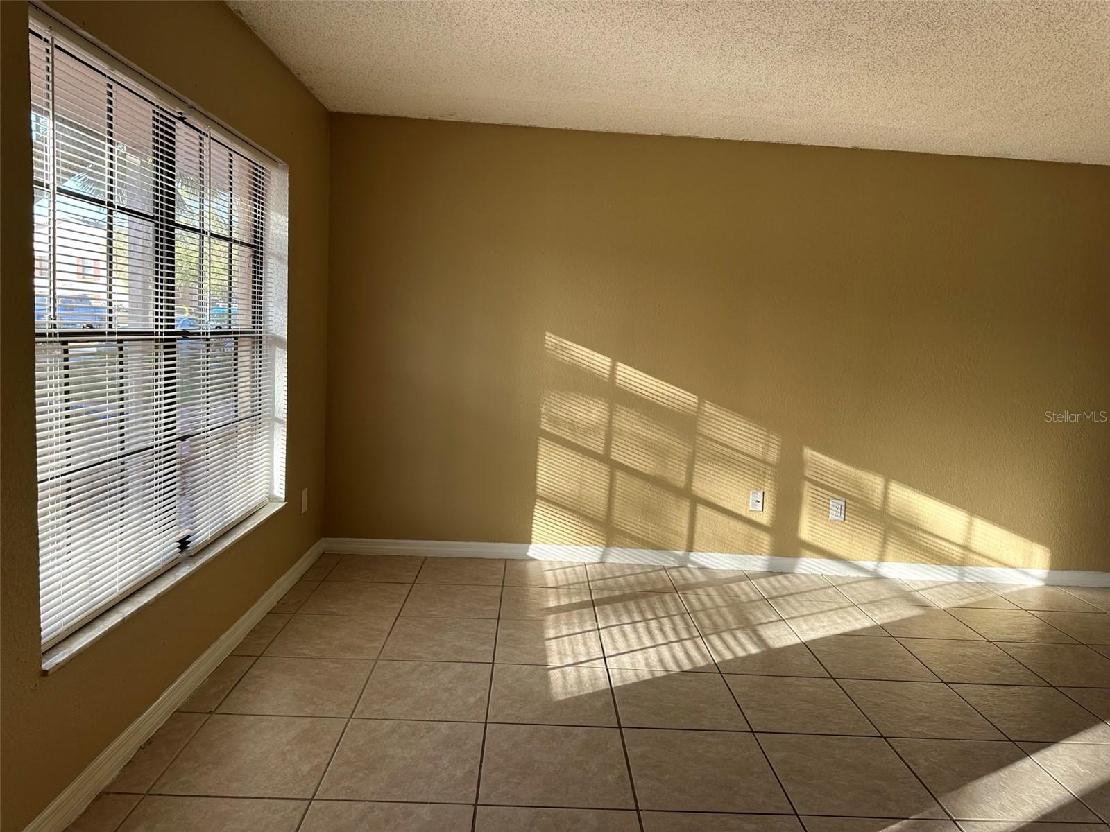 Image 5 of 14 For 21038 Voyager Boulevard 3